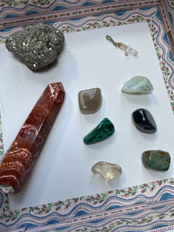 Clearance box 8 - Pendent & tumbles